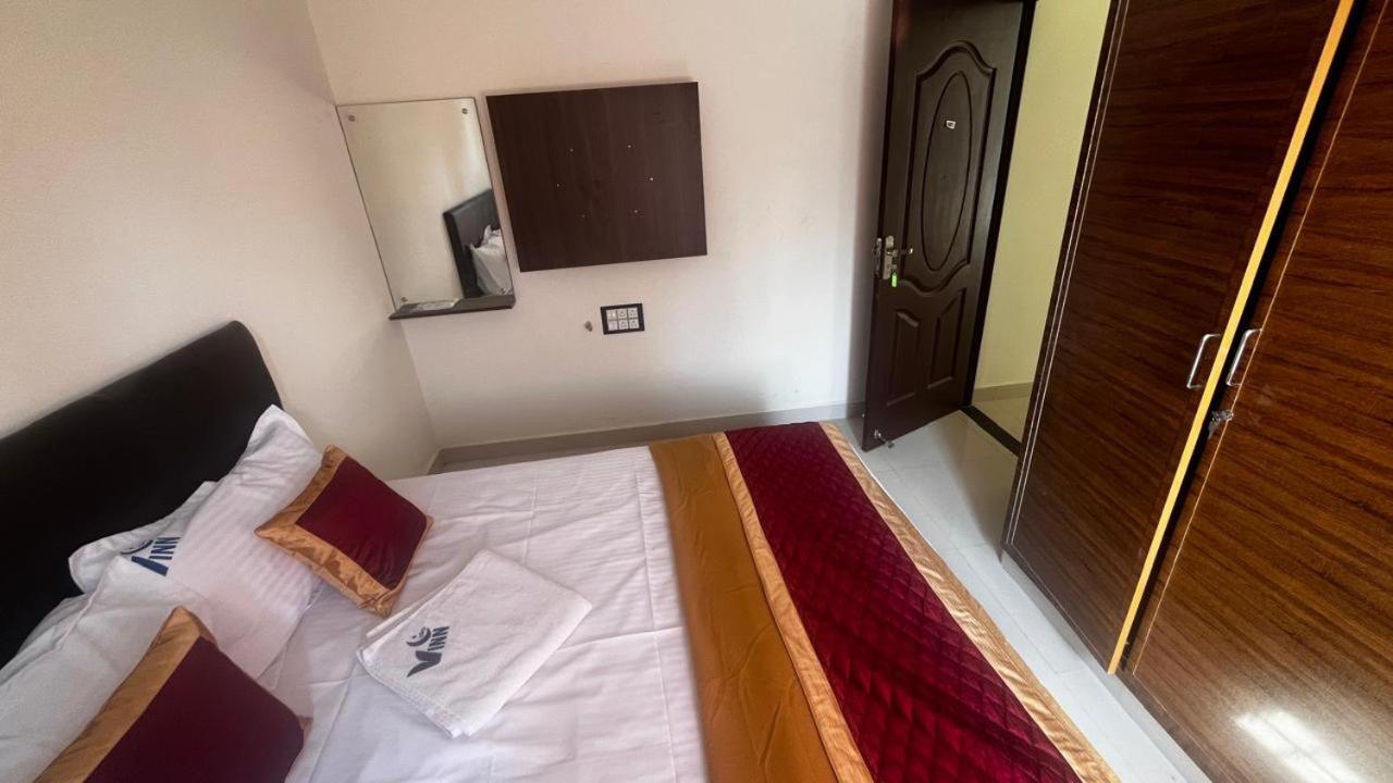 V Service Apartment *